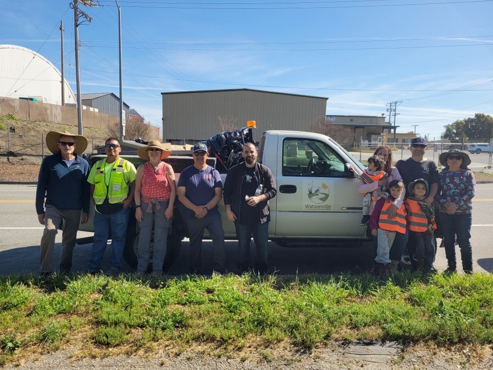 A group photo of volunteers